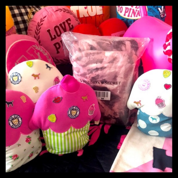 💕ⓅⒾⓃⓀ ⓋⓈ Tie Dye Sherpa Blanket NWT💕 - Picture 6 of 7